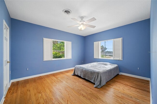 Building Photo - 401 Whitcomb Blvd