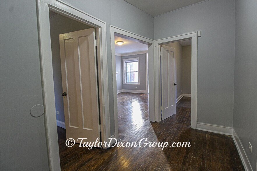 Building Photo - 6607 S Greenwood Ave