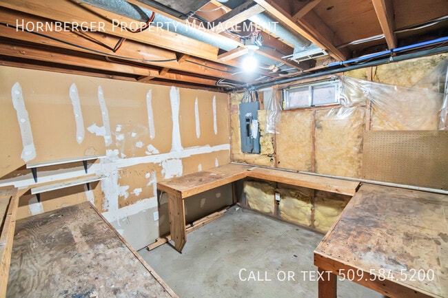 Building Photo - Duplex on the North Side