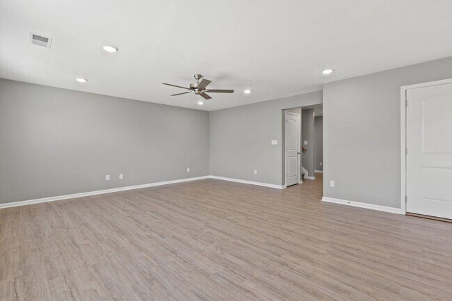 Building Photo - 6089 Arbor Wds Way