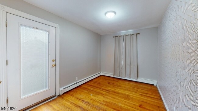 Building Photo - 40 Howard St