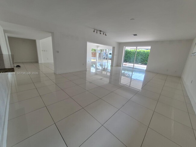 Building Photo - 1240 NE 83rd St