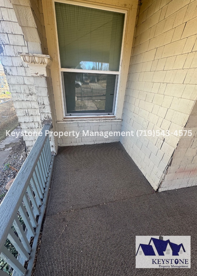 Building Photo - Dog Friendly!!! Centrally Located - House with 2 Bedroom/1 Bath - $1000/$1000