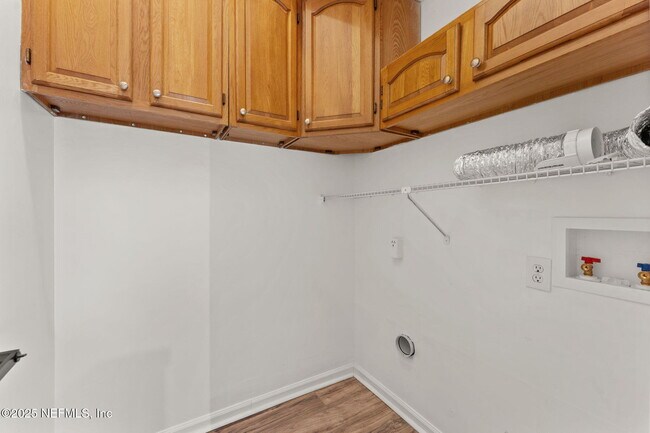 Building Photo - 1601 Challenger Ct W