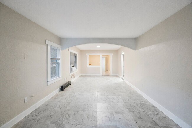 Building Photo - REDUCED  $25 App Fee  3bdrm/1bath home with large yard ** Section 8 OK *** $1795.00**