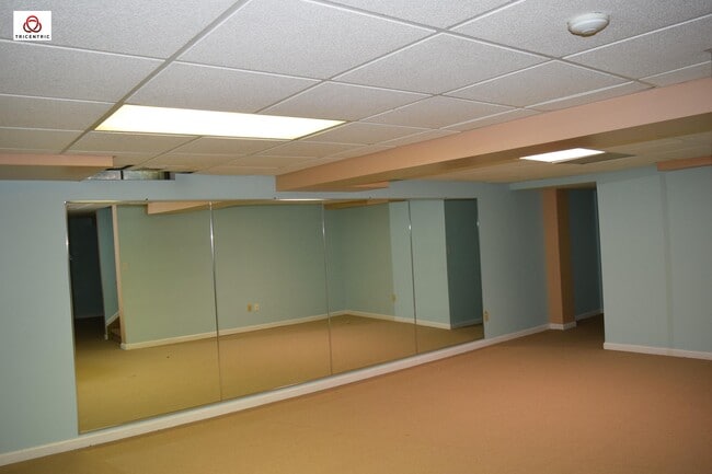 Building Photo - 1566 Heron Cir