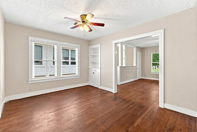 Building Photo - 1518 Ridgewood St