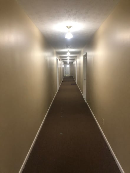 Building Photo - 946 Madison Ave