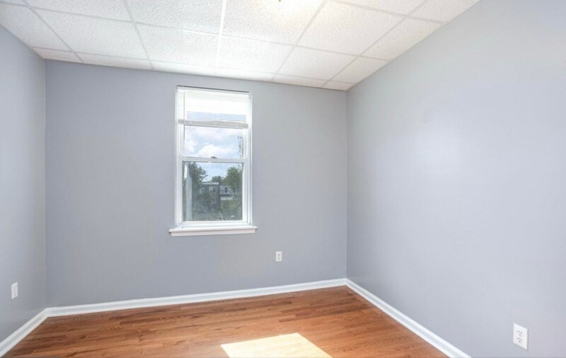 Building Photo - 4002 Oakford Ave