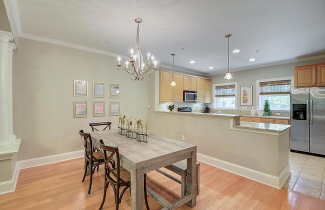 Building Photo - 3 Bedroom 2.5 Bath Condo in Etiwan Pointe ...