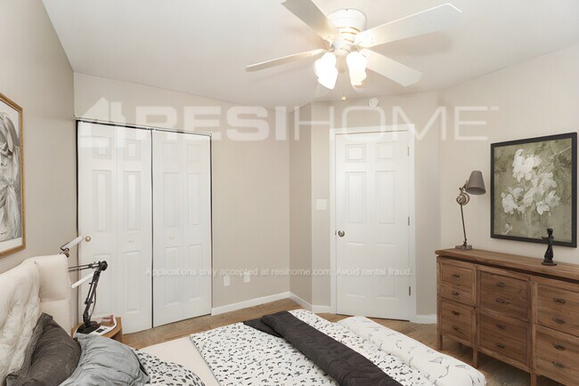 Building Photo - 1368 Camrose Ct