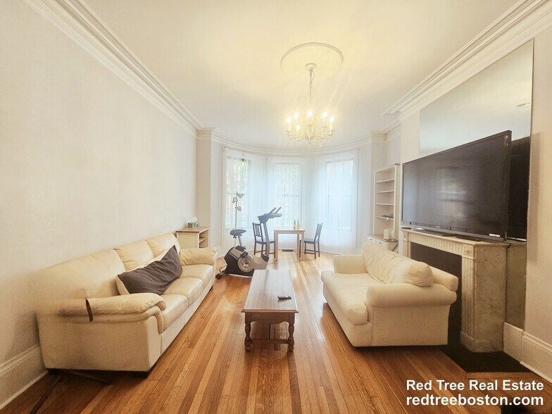 Building Photo - 429 Marlborough St