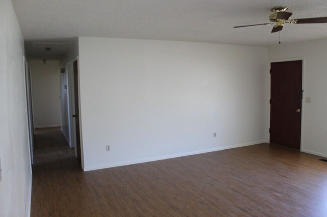 Building Photo - 6520 Climax Ave