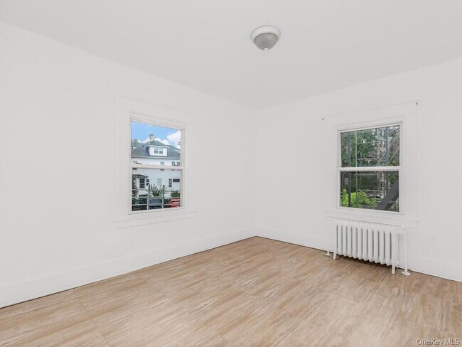 Building Photo - 45 Bayley Ave