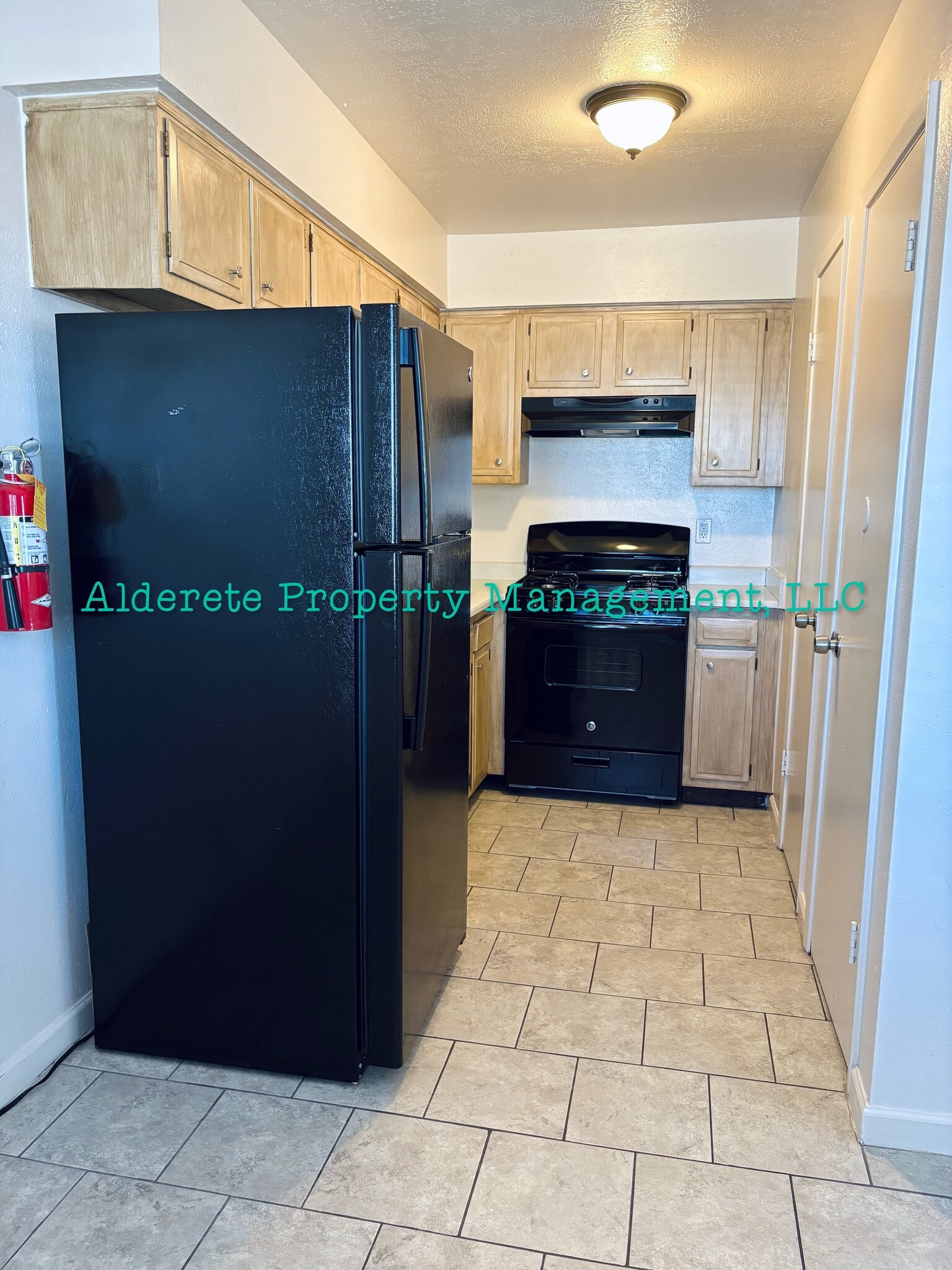 Building Photo - 3312 Wellesley Ct NE