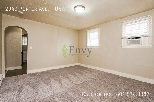 Building Photo - 2943 Porter Ave