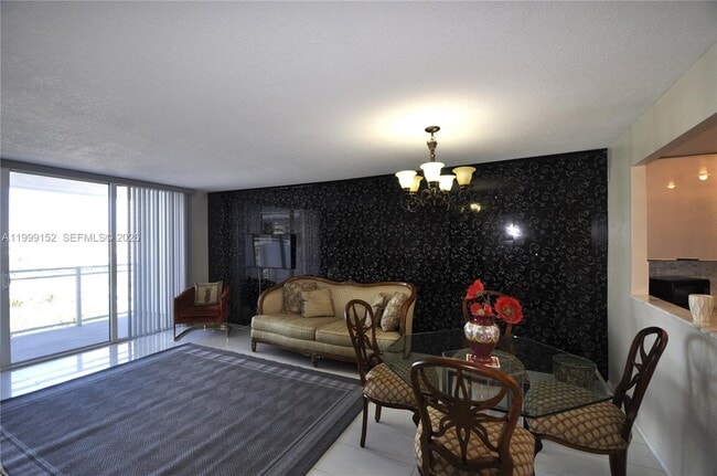 Building Photo - 2030 S Ocean Dr