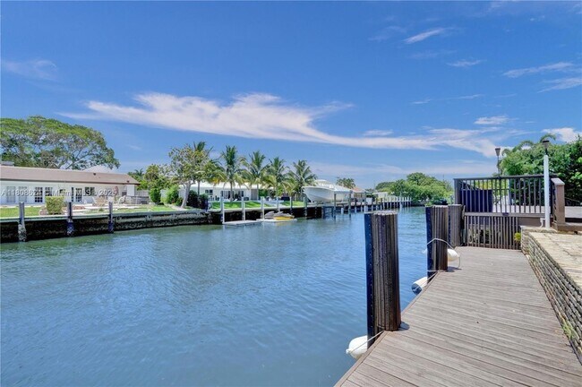 Building Photo - 3100 NE 56th Ct