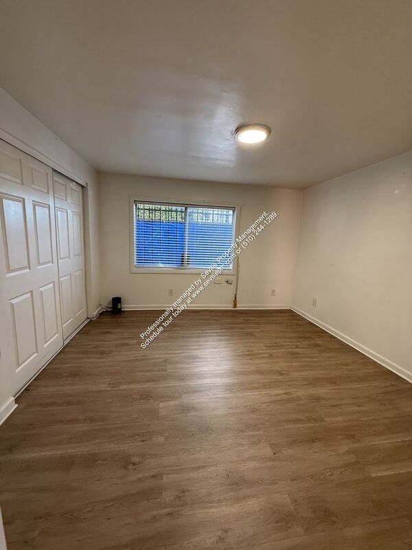 Building Photo - 943 53rd St