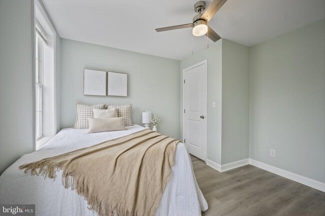 Building Photo - 328 S Macon St.