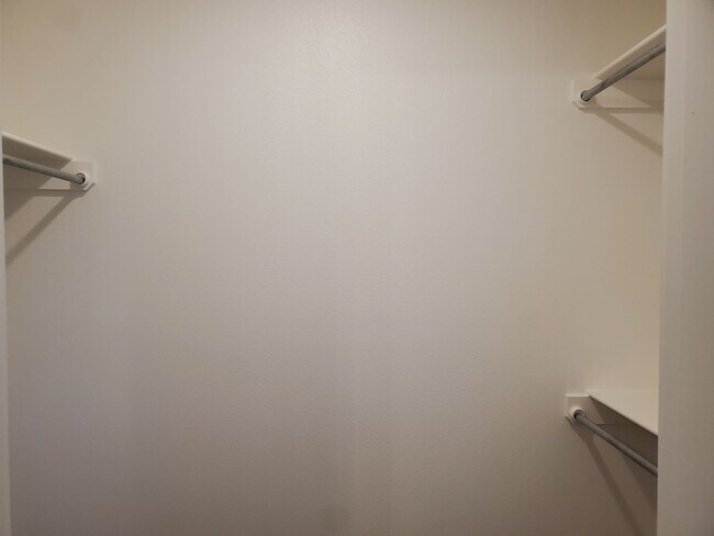 Building Photo - 2131 Kokomo Ave