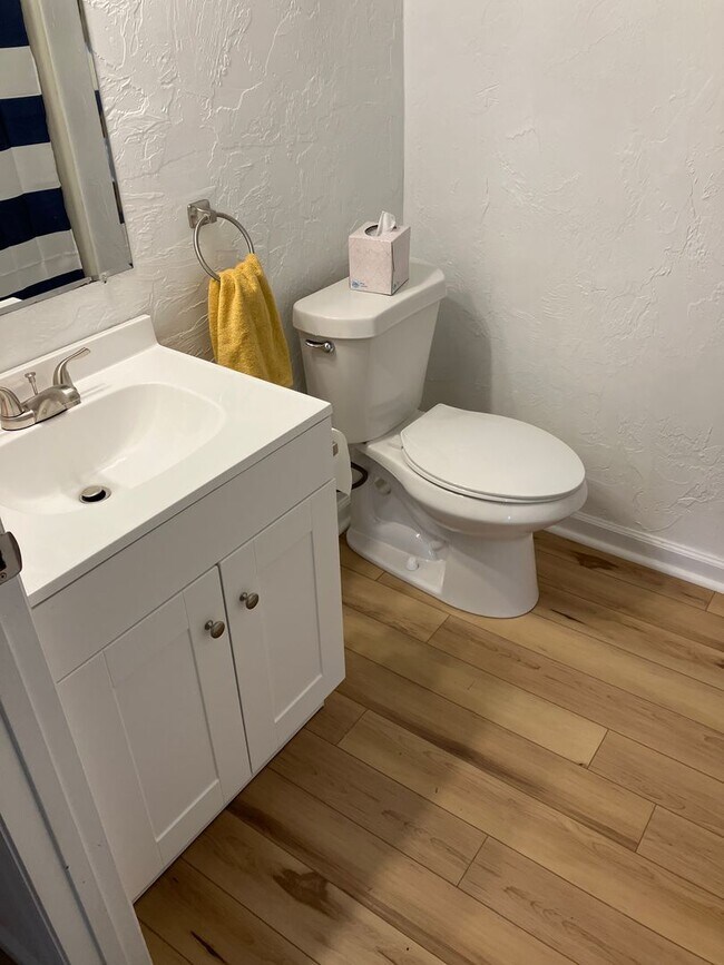 Building Photo - 1226 Martin Cir