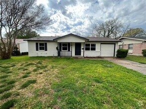 Building Photo - 1307 Crestridge Dr