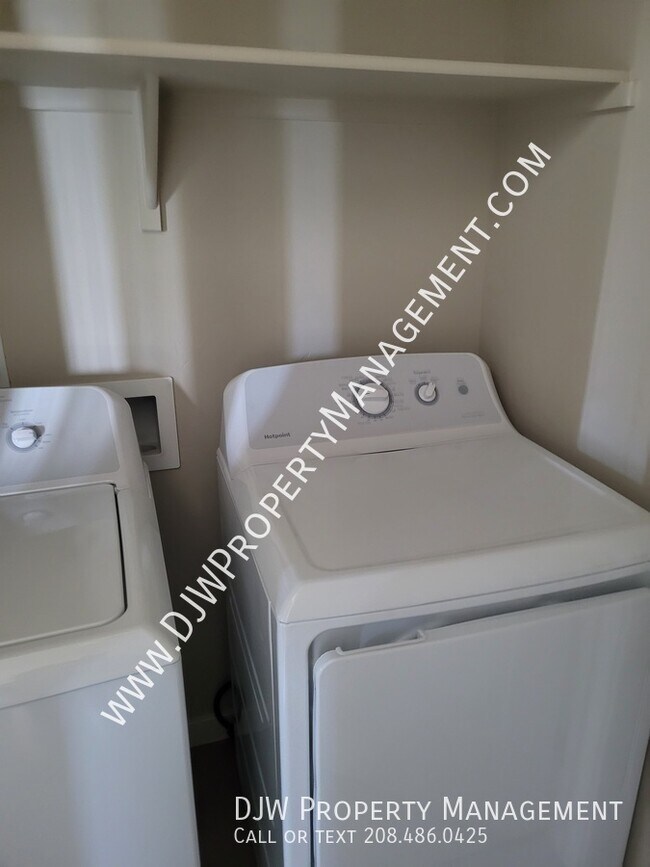 Building Photo - 632 N 44th St