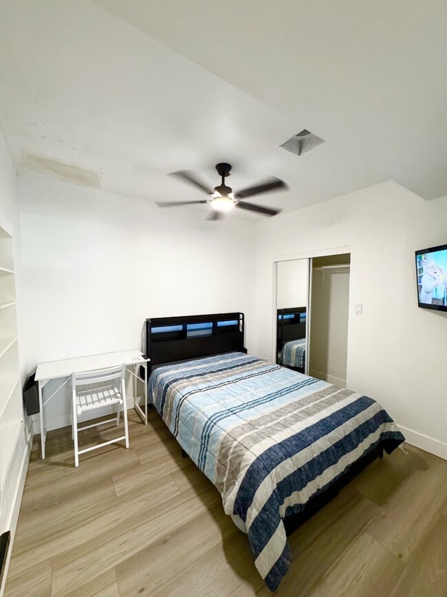 Building Photo - 1845 E Monroe St