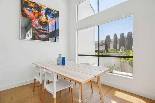 Building Photo - 15 Waterway