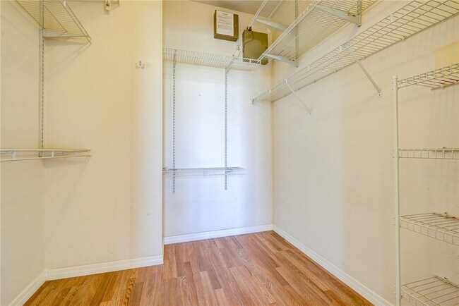 Building Photo - 5621 52nd Ave W