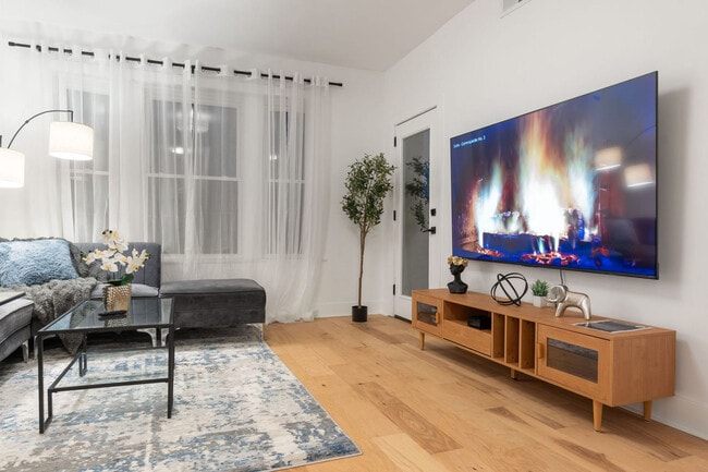 Primary Photo - 618 W Patterson Ave