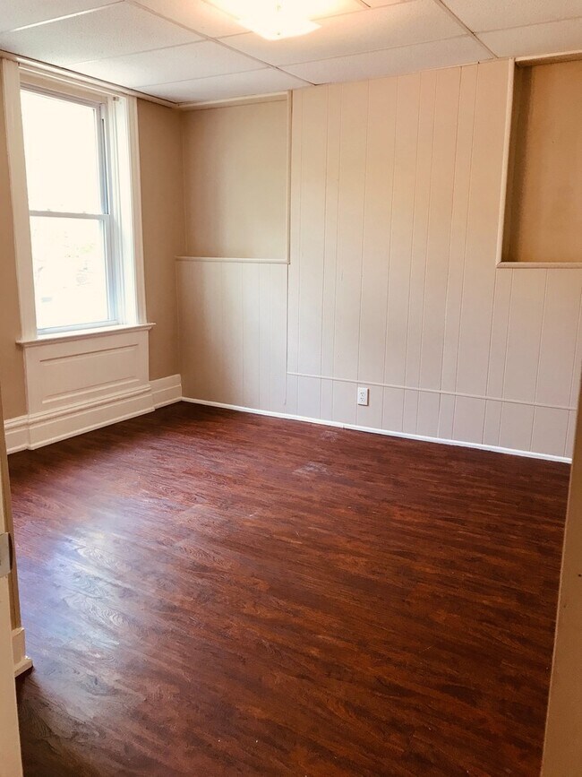 Building Photo - 4238 Botanical Ave