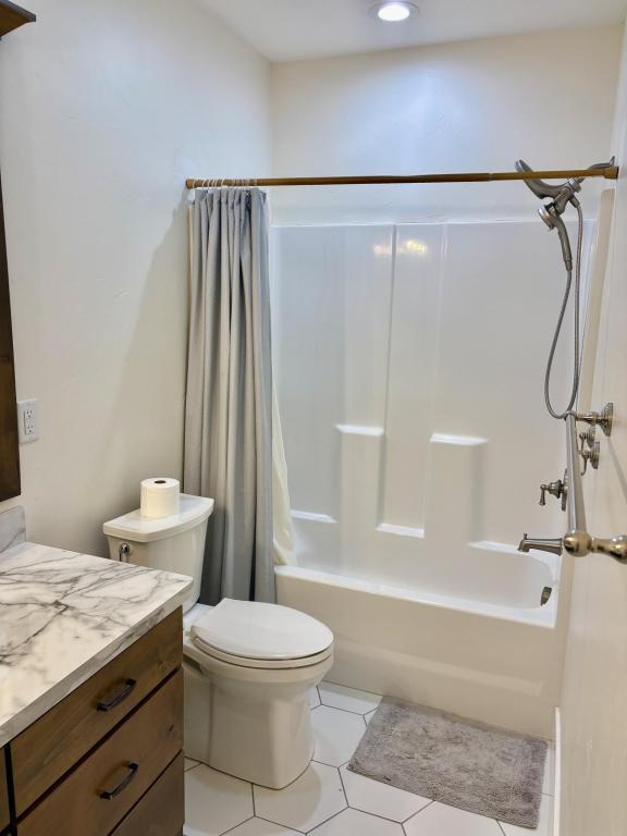 Building Photo - 4392 Booner St