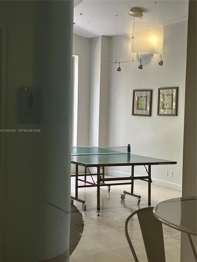 Building Photo - 4001 S Ocean Dr
