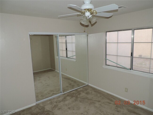 Building Photo - 833 Dusk Dr