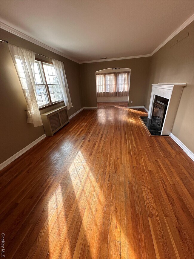 Building Photo - 91 7th St