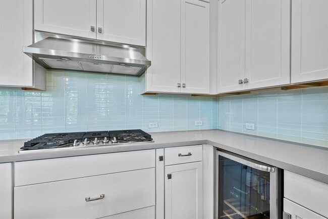 Building Photo - 5820 Harper Park Dr