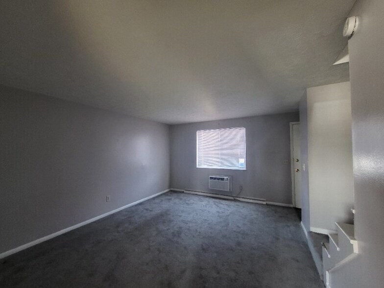 Building Photo - 4640 Applegrove St NW