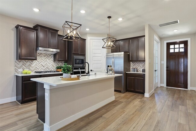 Building Photo - 2013 Woodland Pine Ct