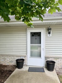 Building Photo - 6205 S Creekside Dr