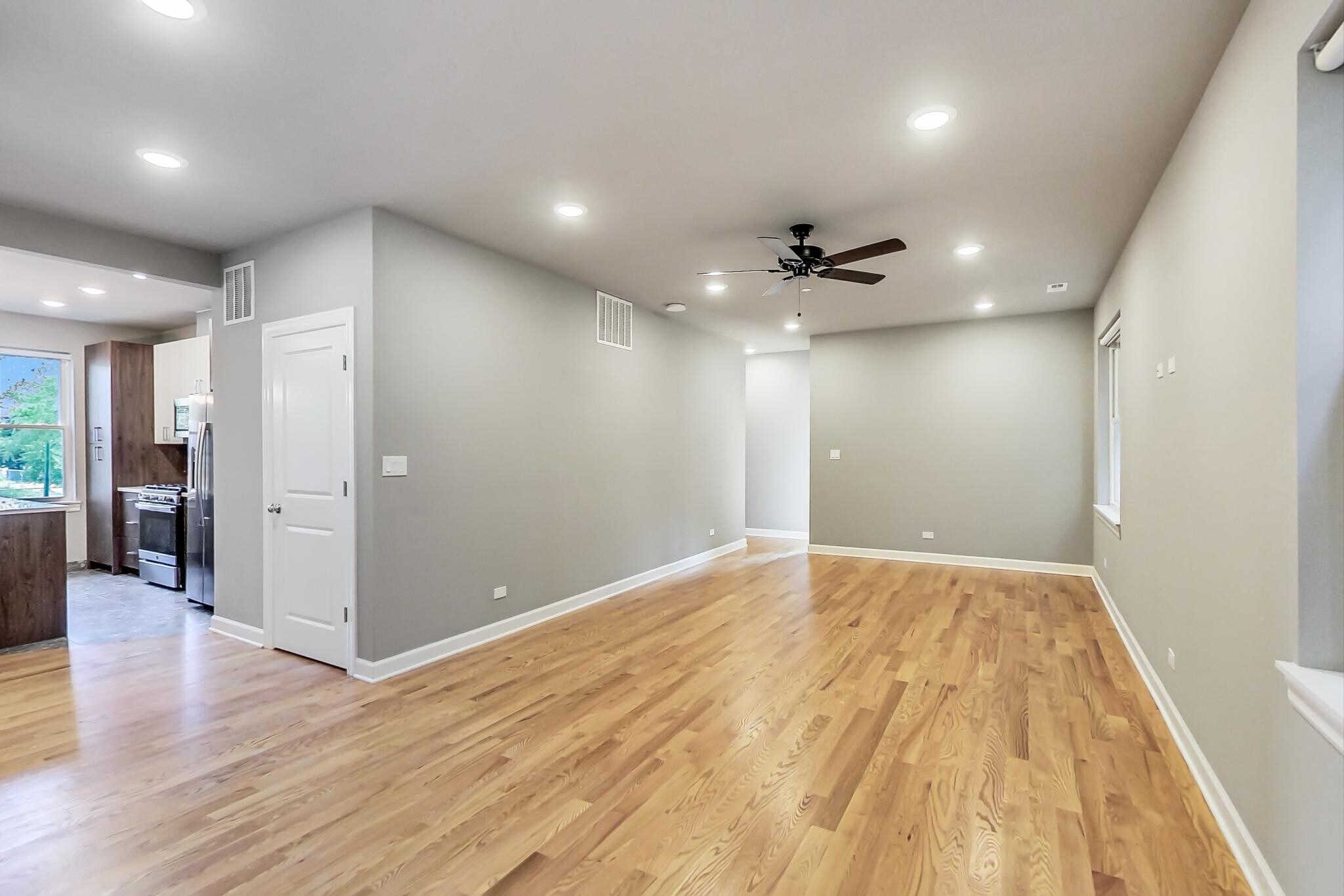 Building Photo - 6204 S Kimbark Ave