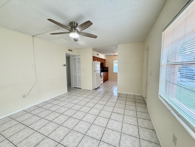 Building Photo - 698 Michigan Ct