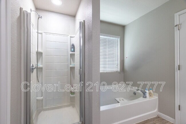 Building Photo - 10423 Legacy Cv