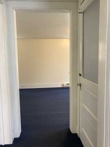 Building Photo - 414 Main St