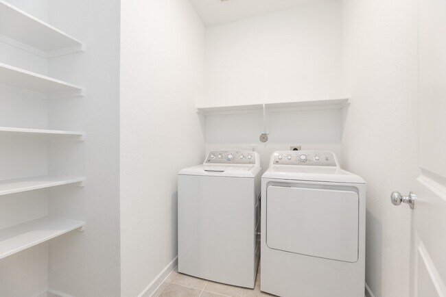 Building Photo - 9723 Rialto Hts Dr