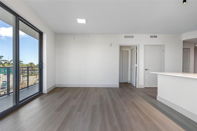 Building Photo - 1770 S Young Cir