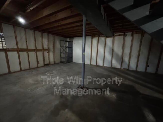 Building Photo - 690 Wiethaupt Rd