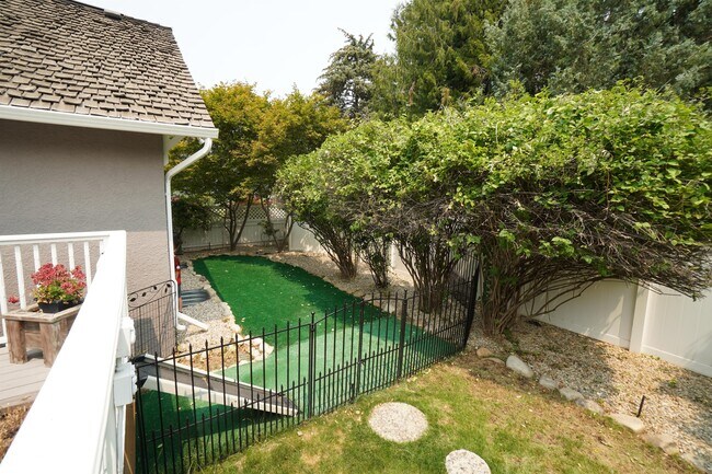 Building Photo - 2721 W Cassia St