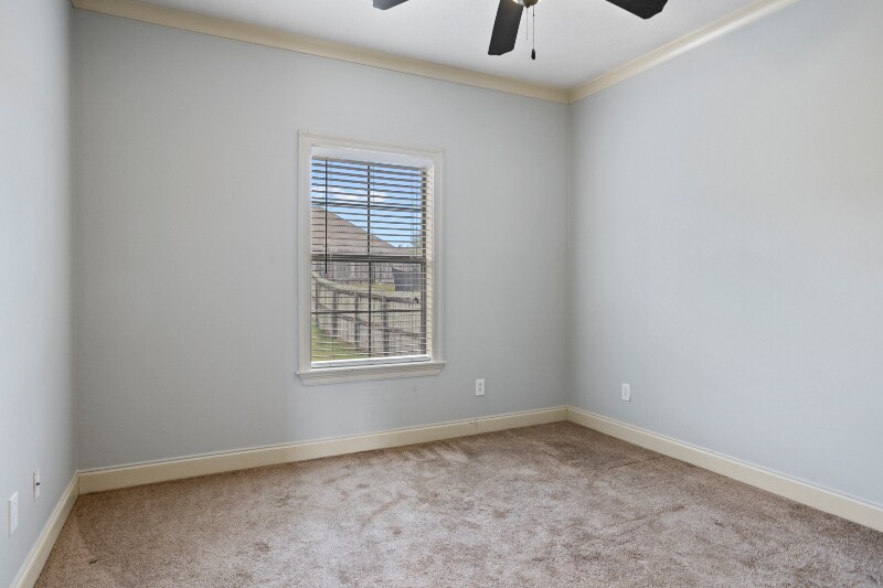 Building Photo - 420 Silver Hill Dr